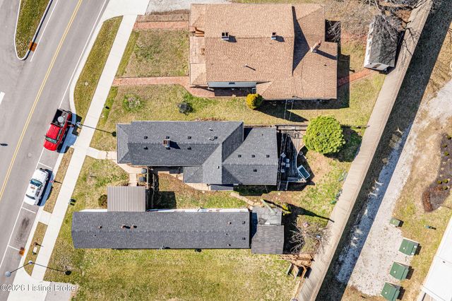427 E Riverside Dr, Clarksville, IN 47129