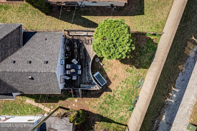 427 E Riverside Dr, Clarksville, IN 47129