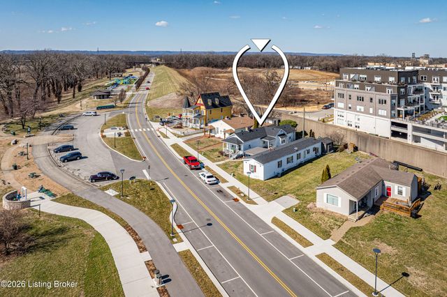 427 E Riverside Dr, Clarksville, IN 47129