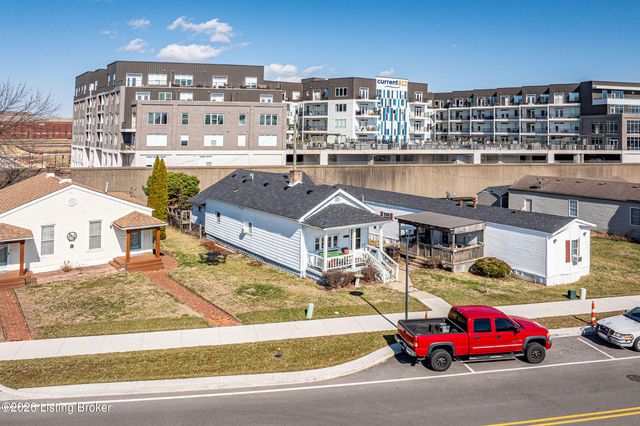 427 E Riverside Dr, Clarksville, IN 47129
