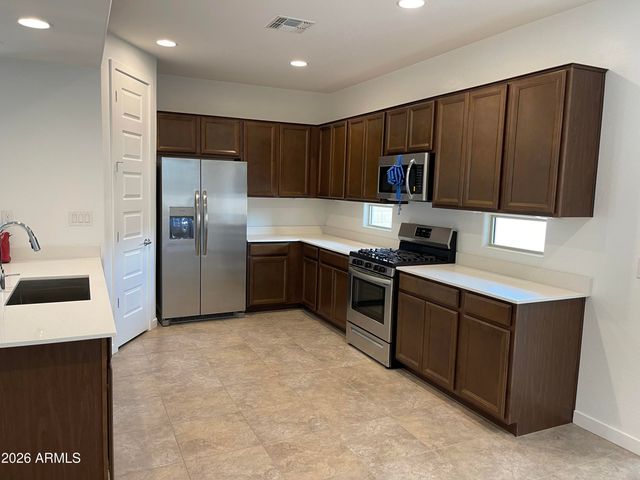 16424 W QUESTA Drive, Surprise, AZ 85387