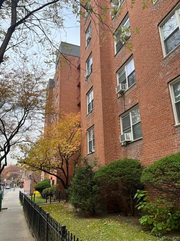 33-15 81st Street 2R, Jackson Heights, NY 11372
