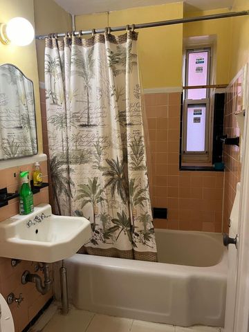 33-15 81st Street 2R, Jackson Heights, NY 11372