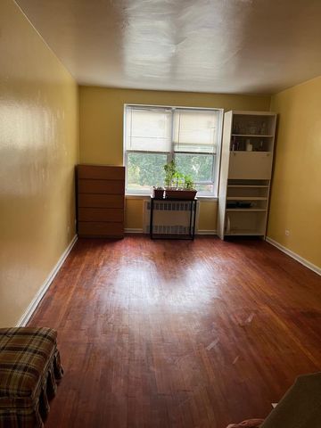 33-15 81st Street 2R, Jackson Heights, NY 11372