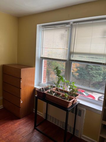 33-15 81st Street 2R, Jackson Heights, NY 11372