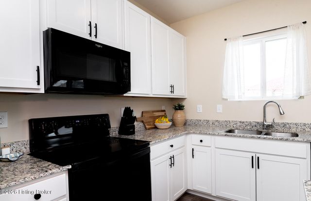 163 Ardmore Crossing Dr, Shelbyville, KY 40065
