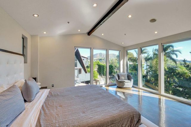 6920 Treasure Trail, Los Angeles, CA 90068