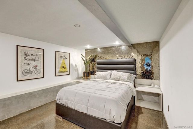 6920 Treasure Trail, Los Angeles, CA 90068