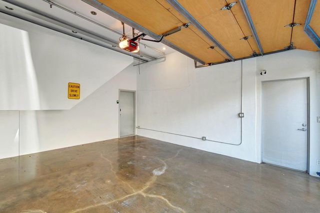 6920 Treasure Trail, Los Angeles, CA 90068