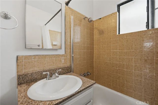10128 Walnut E, Bellflower, CA 90706