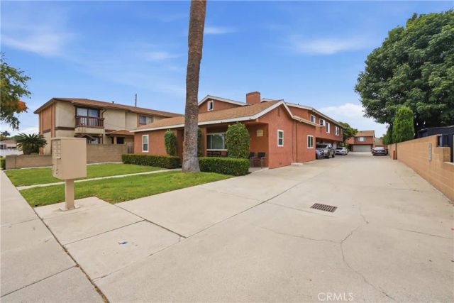 10128 Walnut E, Bellflower, CA 90706