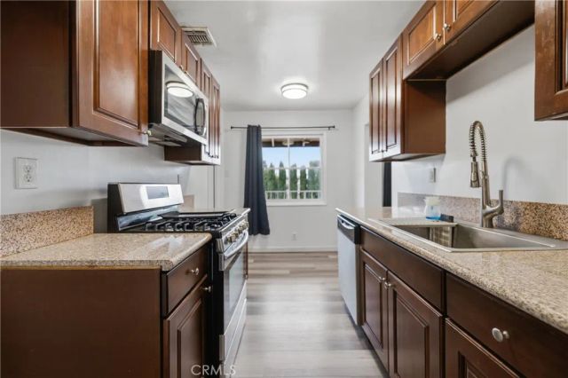 10128 Walnut E, Bellflower, CA 90706