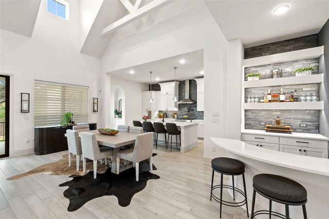 617 Rawson BND, Lakeway, TX 78738