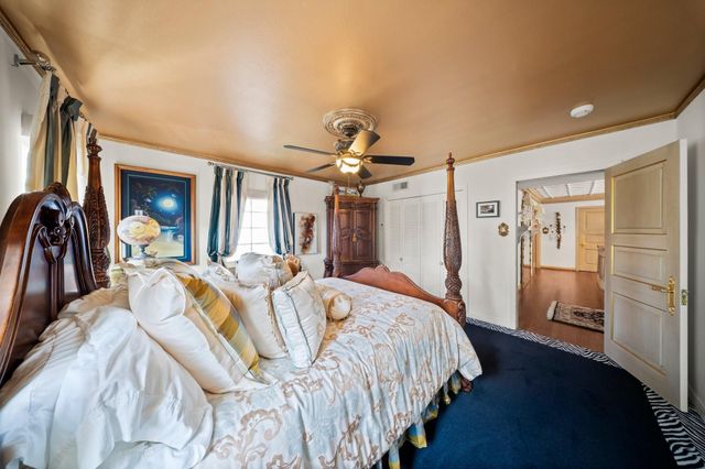 1561 Kirby Drive, Houston, TX 77019