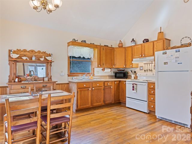 46 Stump Lane, Maggie Valley, NC 28751