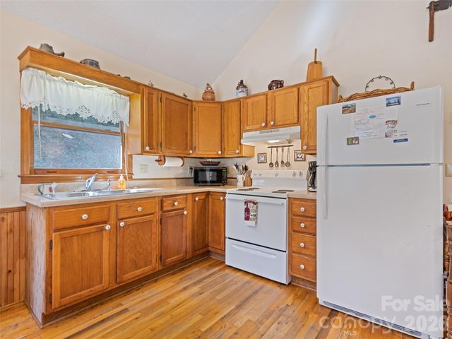 46 Stump Lane, Maggie Valley, NC 28751