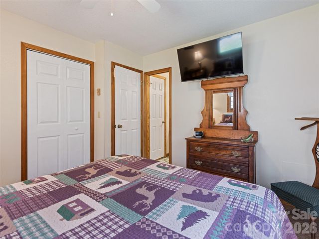 46 Stump Lane, Maggie Valley, NC 28751