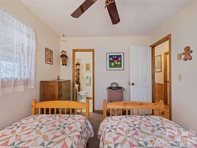 46 Stump Lane, Maggie Valley, NC 28751