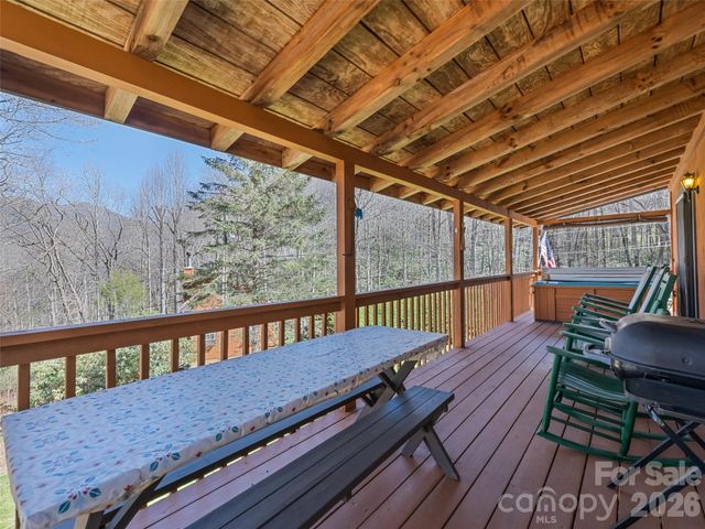 46 Stump Lane, Maggie Valley, NC 28751