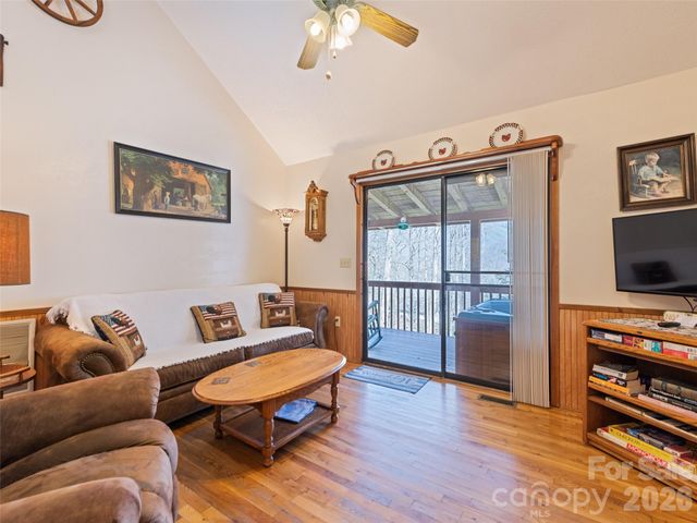 46 Stump Lane, Maggie Valley, NC 28751