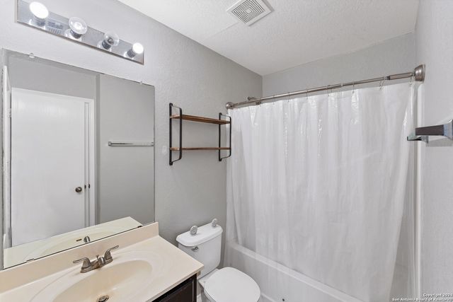 5757 COLUMBIA DR, Cibolo, TX 78108