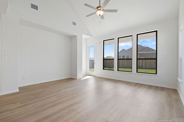 5724 Emmett Street, New Braunfels, TX 78130