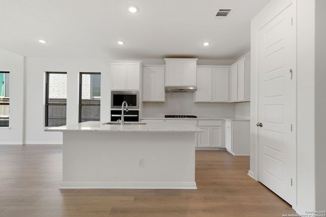 5724 Emmett Street, New Braunfels, TX 78130