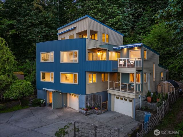 4089 Rockaway Beach Road NE, Bainbridge Island, WA 98110