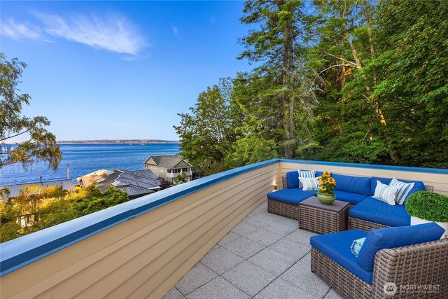 4089 Rockaway Beach Road NE, Bainbridge Island, WA 98110