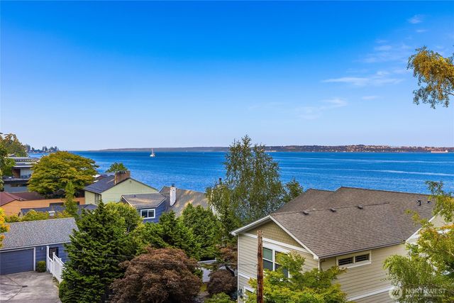 4089 Rockaway Beach Road NE, Bainbridge Island, WA 98110