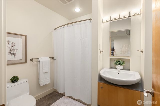 4089 Rockaway Beach Road NE, Bainbridge Island, WA 98110