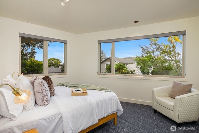 4089 Rockaway Beach Road NE, Bainbridge Island, WA 98110