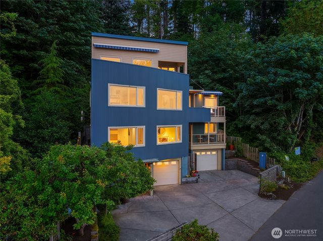 4089 Rockaway Beach Road NE, Bainbridge Island, WA 98110