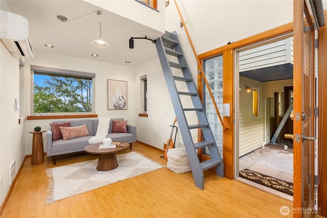 4089 Rockaway Beach Road NE, Bainbridge Island, WA 98110