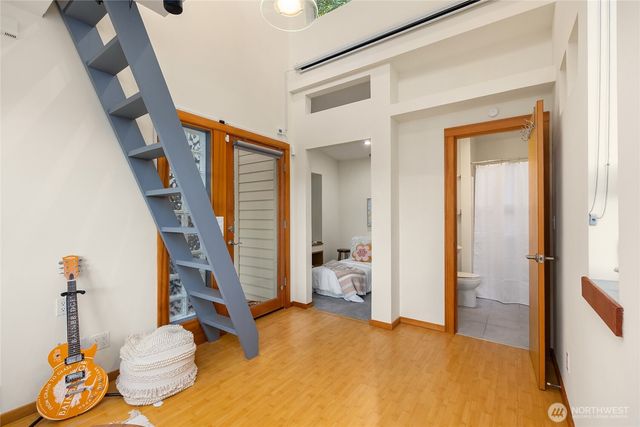 4089 Rockaway Beach Road NE, Bainbridge Island, WA 98110