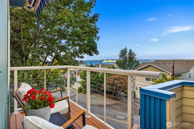 4089 Rockaway Beach Road NE, Bainbridge Island, WA 98110