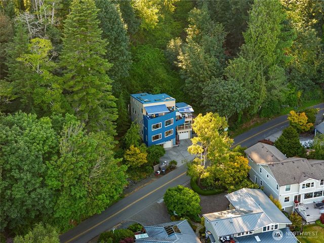 4089 Rockaway Beach Road NE, Bainbridge Island, WA 98110