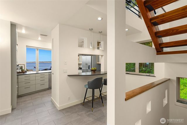 4089 Rockaway Beach Road NE, Bainbridge Island, WA 98110