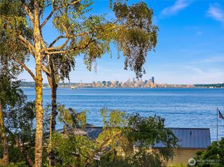 4089 Rockaway Beach Road NE, Bainbridge Island, WA 98110