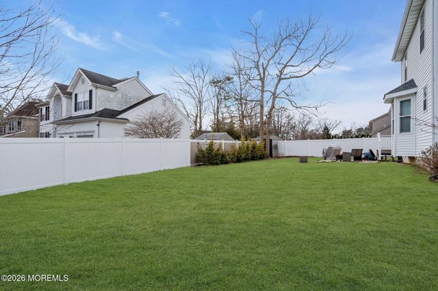 1033 Cutlass Avenue, Manahawkin, NJ 08050