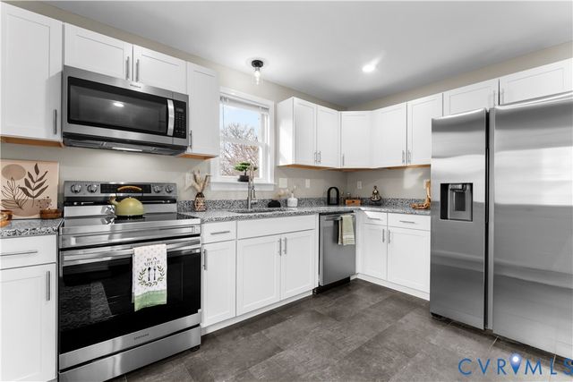 324 St Luke St, Petersburg, VA 23803