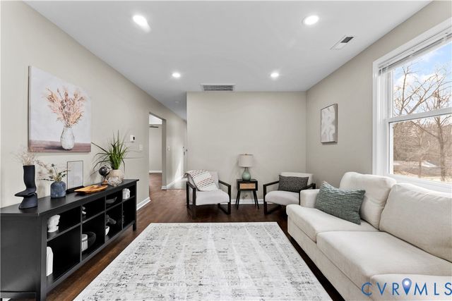 324 St Luke St, Petersburg, VA 23803