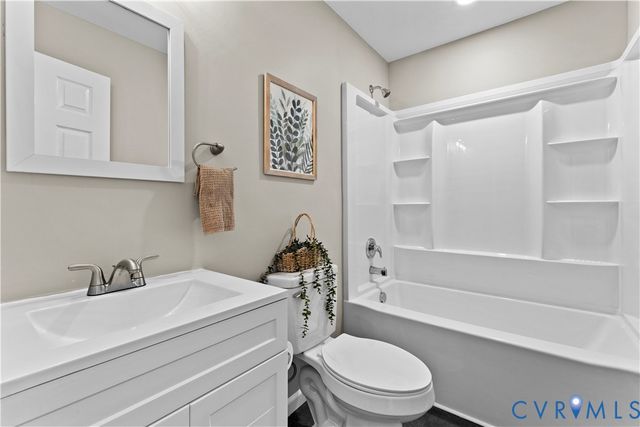 324 St Luke St, Petersburg, VA 23803