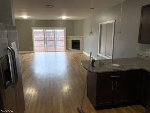 54 Oriental St, Newark City, NJ 07104