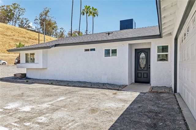 546 W Indian School, Banning, CA 92220