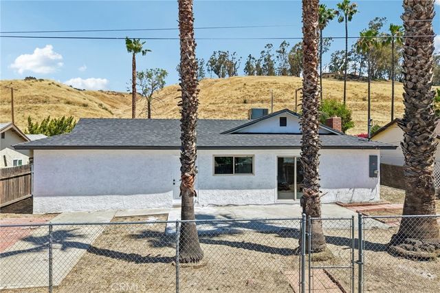 546 W Indian School, Banning, CA 92220