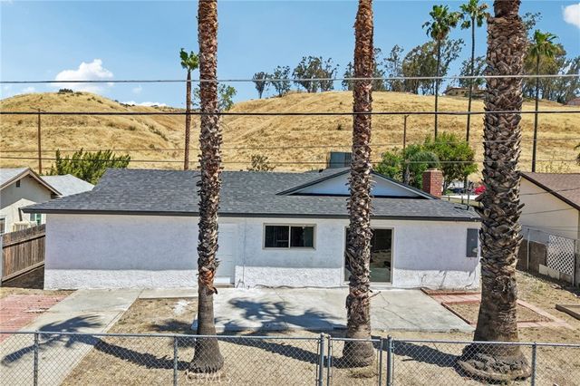 546 W Indian School, Banning, CA 92220