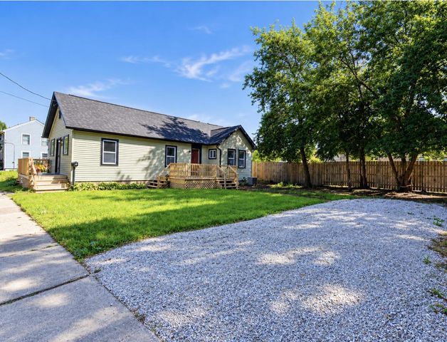 717 Hubbard STREET, Racine, WI 53402