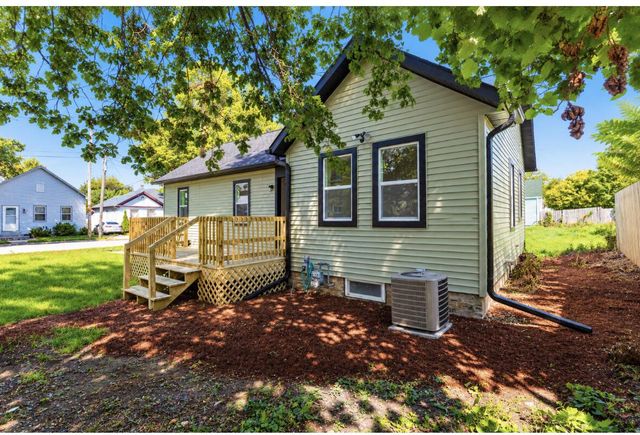 717 Hubbard STREET, Racine, WI 53402