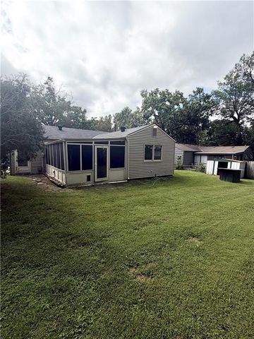 7914 W 86th Street, Overland Park, KS 66212